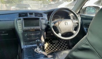 
									TOYOTA CROWN full								