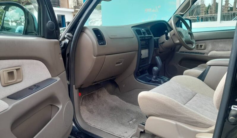 
								TOYOTA HILUX SURF full									