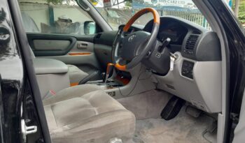 
									Toyota LandCruiser full								