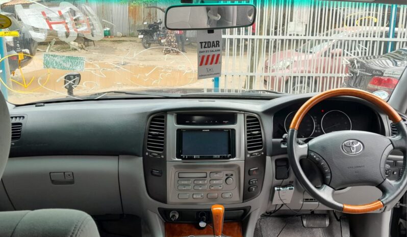 
								Toyota LandCruiser full									