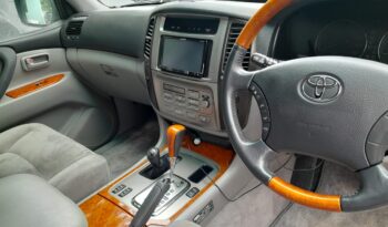 
									Toyota LandCruiser full								