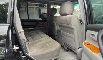 
									Toyota LandCruiser full								