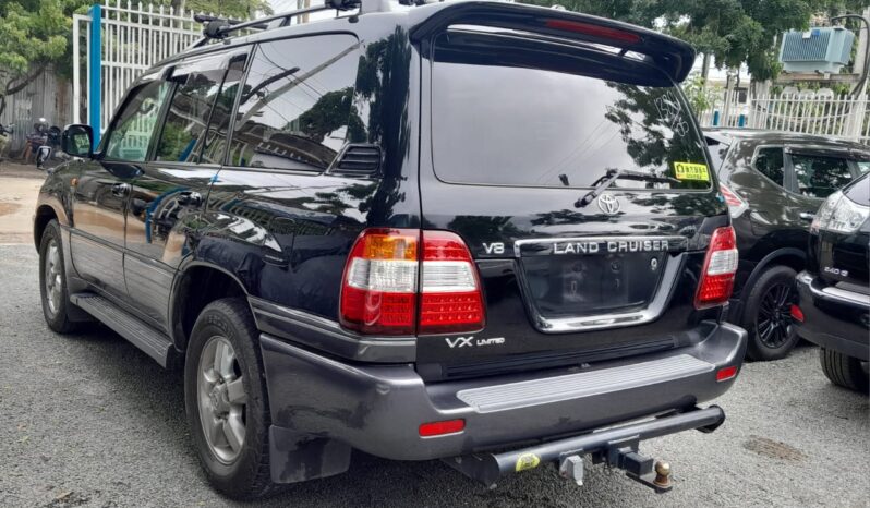 
								Toyota LandCruiser full									