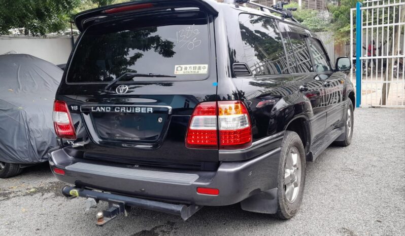 
								Toyota LandCruiser full									