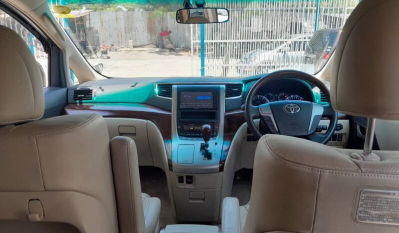 
								Toyota Alphard full									