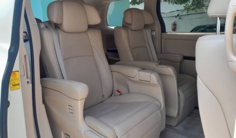 
								Toyota Alphard full									