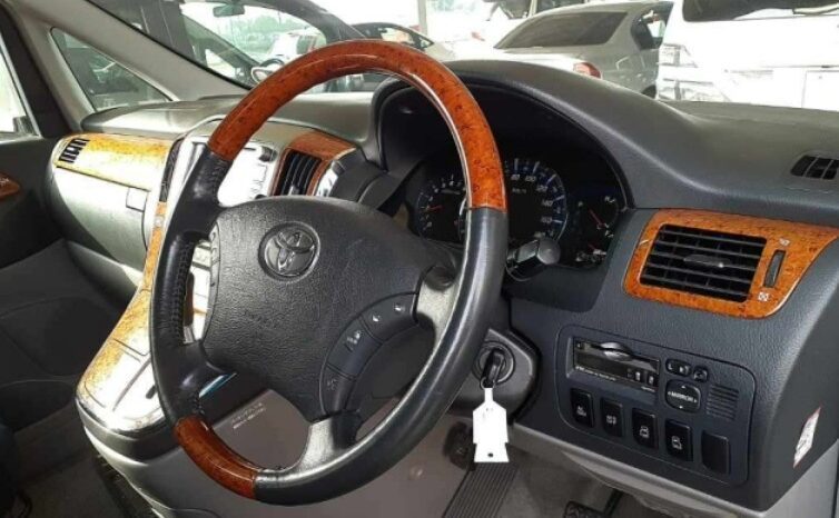
								Toyota Alphard full									