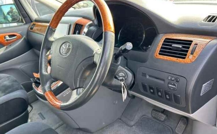 
								Toyota Alphard full									