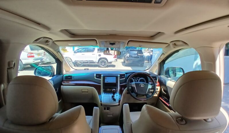 
								Toyota Alphard full									